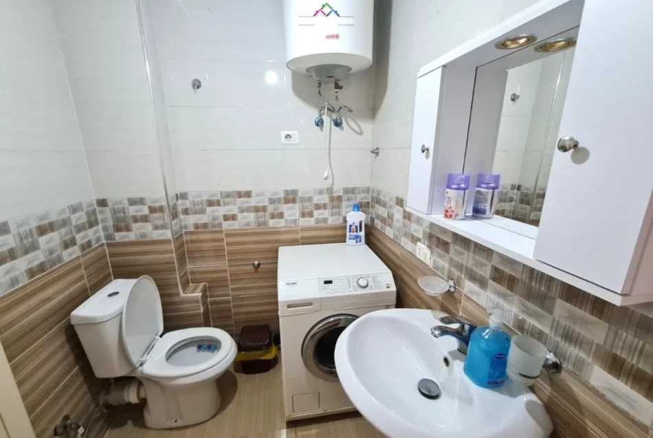 Tirane, jepet me qera garsonier Kati 6, 40 m² 430 € (Rruga e dibres)