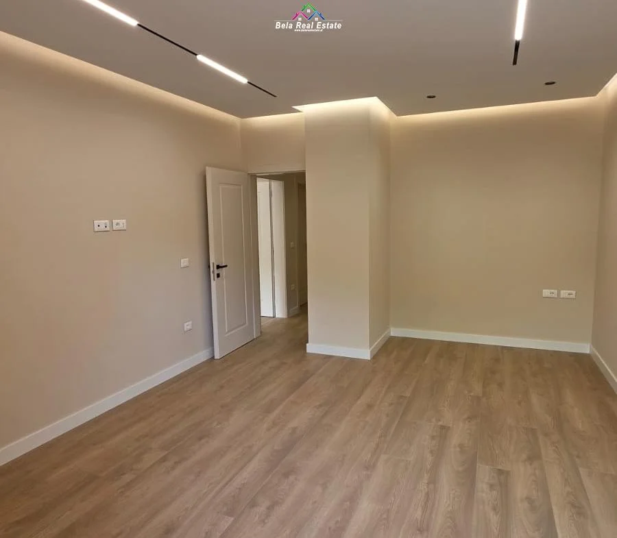 Tirane, jepet me qera zyre Kati 3, 131 m² 2.640 € (Rruga e Elbasanit)