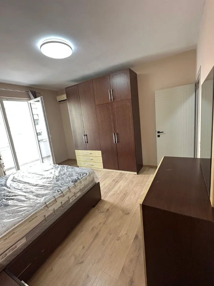 Tirane, jepet me qera apartament 2+1 Kati 6, 105 m² 580 € (Rruga Mikel Maruli)