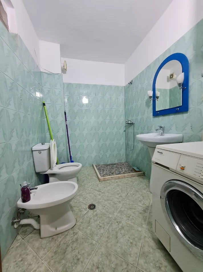 Tirane, jepet me qera apartament 2+1+Ballkon Kati 5, 94 m² 190.000 € (GLOBE RRUGA E KAVAJES)