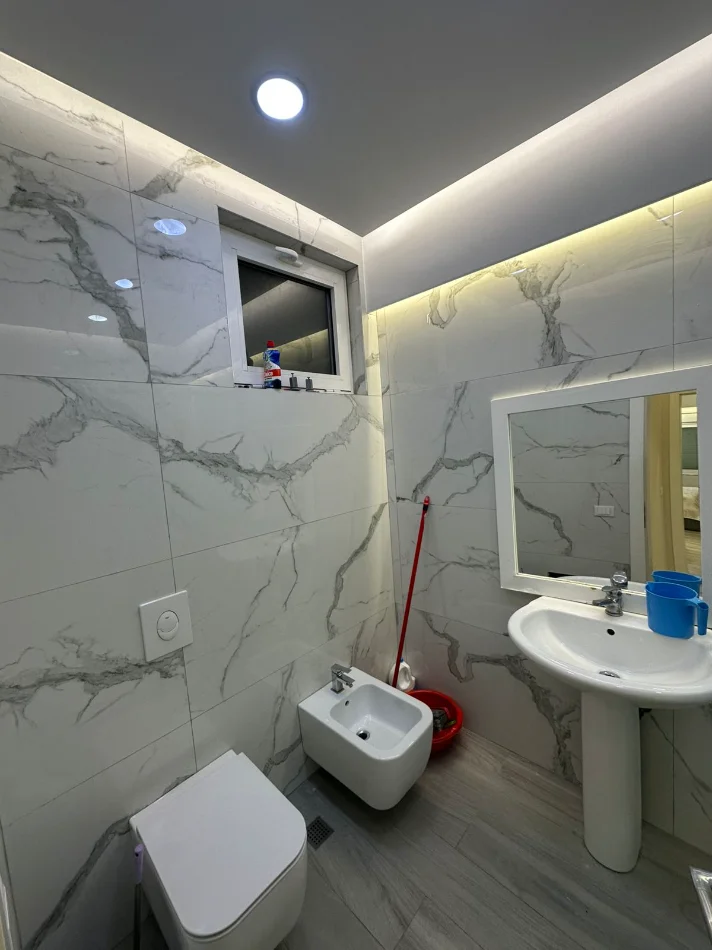 Tirane, shitet apartament 3+1 , 127 m² 200.000 € (Astir)