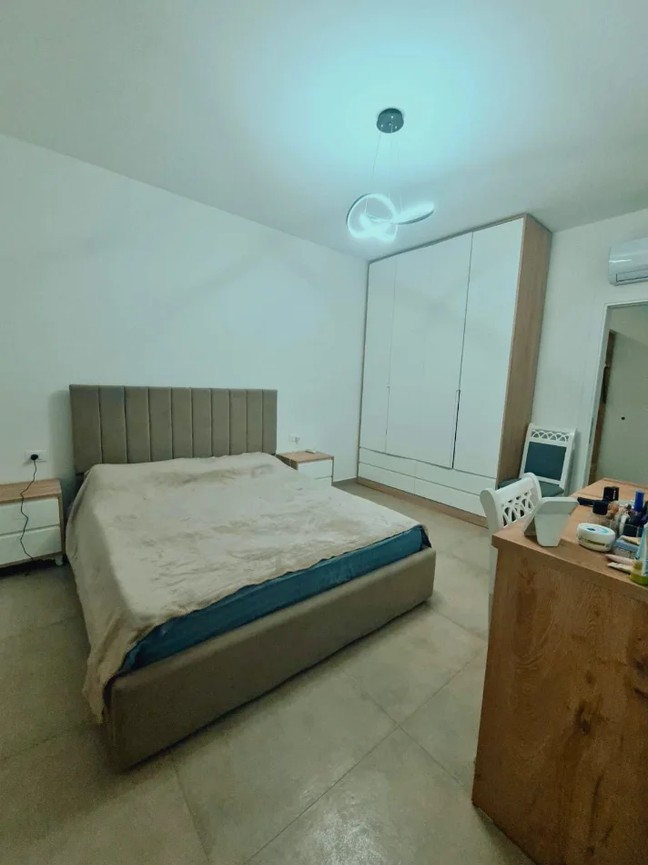 Tirane, jepet me qera apartament 2+1+Ballkon Kati 9, 117 m² 650 € (Rurga e DIbres)