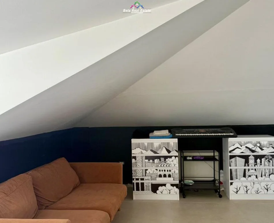 Tirane, jepet me qera Vile 2+1+Aneks+Ballkon Kati 3, 180 m² 1.000 € (Rruga Herman Gmeiner)