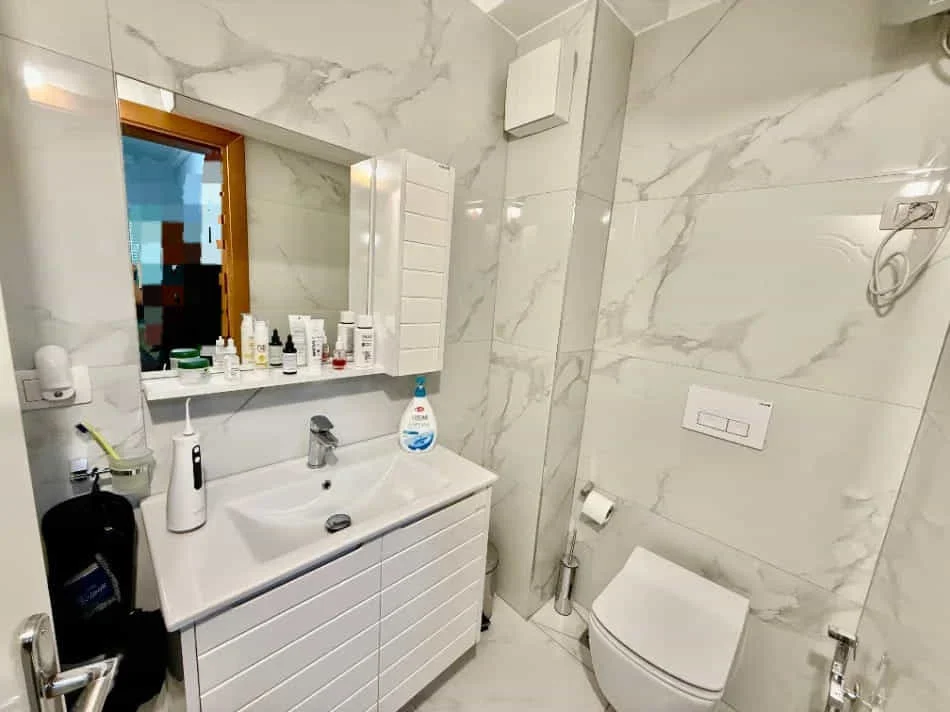 Tirane, jepet me qera apartament 2+1 Kati 1, 105 m² 1.050 € (Rruga Medar Shtylla)