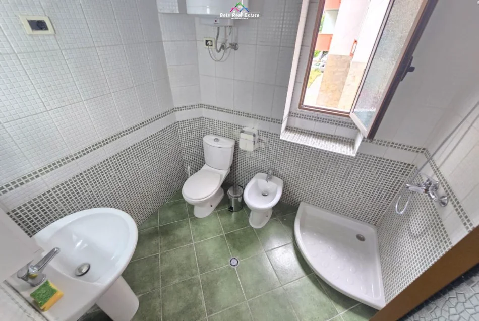 Tirane, jepet me qera apartament 1+1 Kati 2, 42 m² 420 € (Rruga Mihal Grameno)