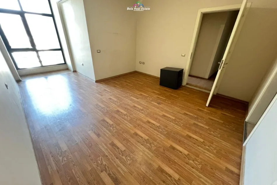 Tirane, jepet me qera zyre Kati 3, 130 m² 840 € (Rruga Teodor Keko)