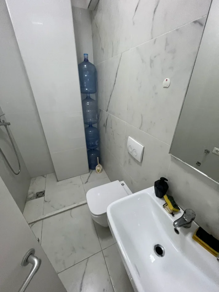 Tirane, jepet me qera zyre Kati 2, 105 m² 1.050 € (kompleksi kika 2)
