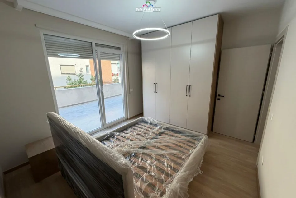 Tirane, jepet me qera apartament 1+1 Kati 2, 90 m² 780 € (Rruga Shyqyri Brari)