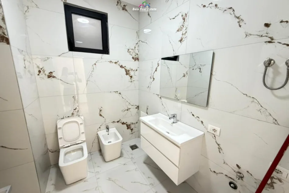 Tirane, shes apartament 2+1 Kati 4, 106 m² 289.000 € (Rruga Hamdi Garunja)