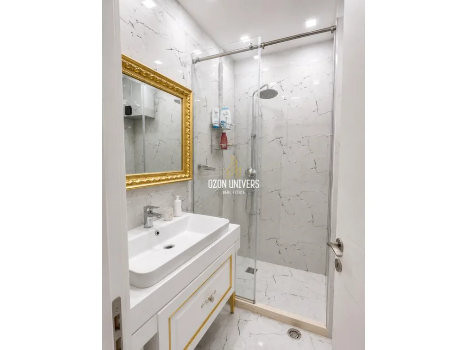 Tirane, shitet apartament 2+1+Ballkon Kati 3, 120 m² 360.000 € (Liqeni i Thatë)