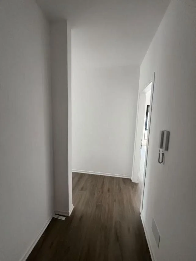Tirane, jepet me qera zyre Kati 2, 103 m² 800 € (xhanfize keko)