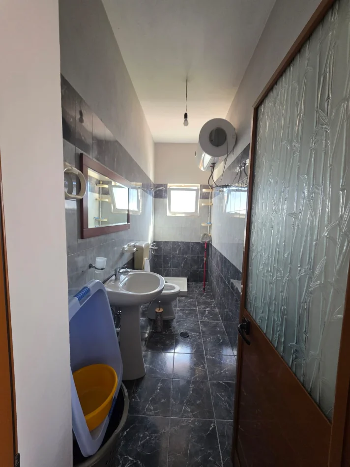 Tirane, jepet me qera apartament 1+1+Ballkon Kati 2, 60 m² 400 € (pranë Spitalit Amerikan 3)