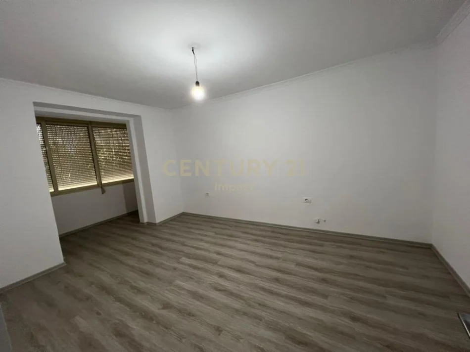 Tirane, jepet me qera apartament 2+1 Kati 1, 63 m² 7.000 € (Myslym Shyri)