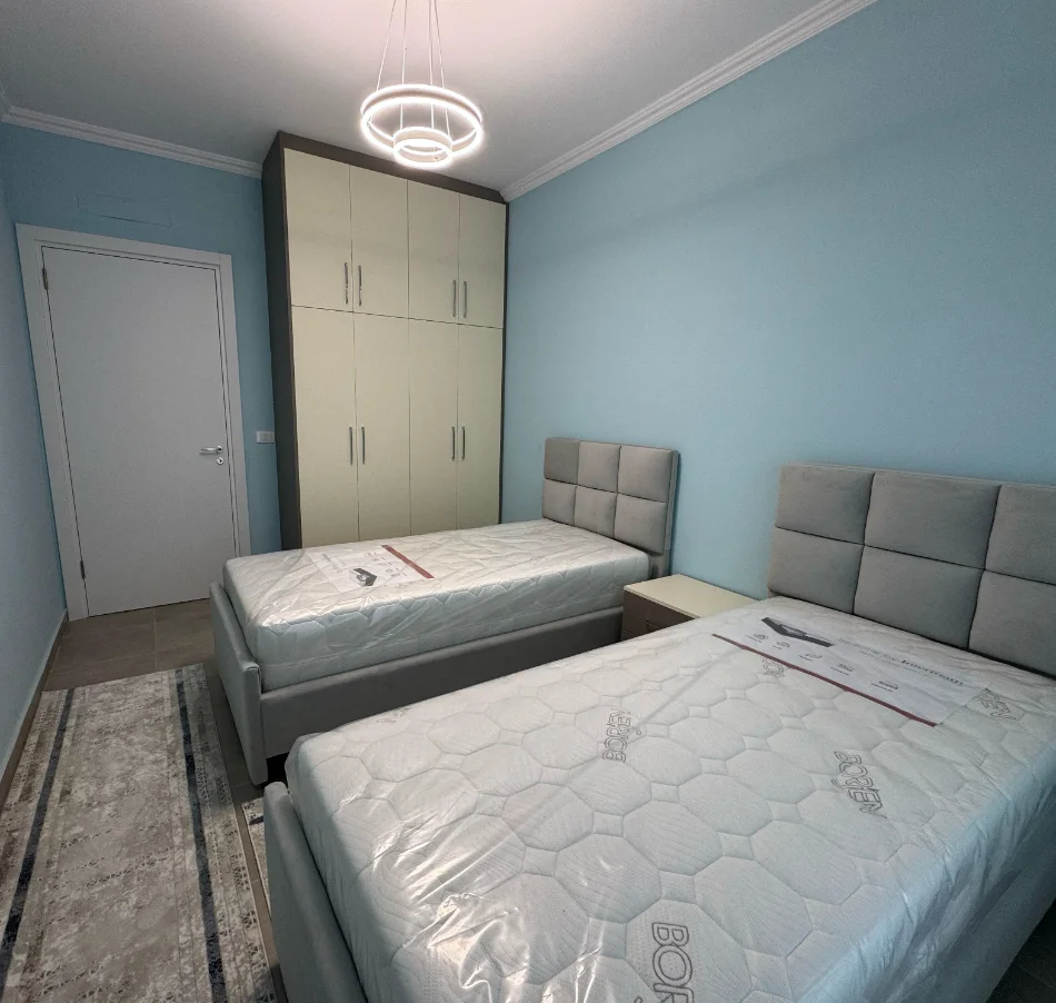 Tirane, jepet me qera apartament 2+1+Ballkon , 100 m² 750 € 