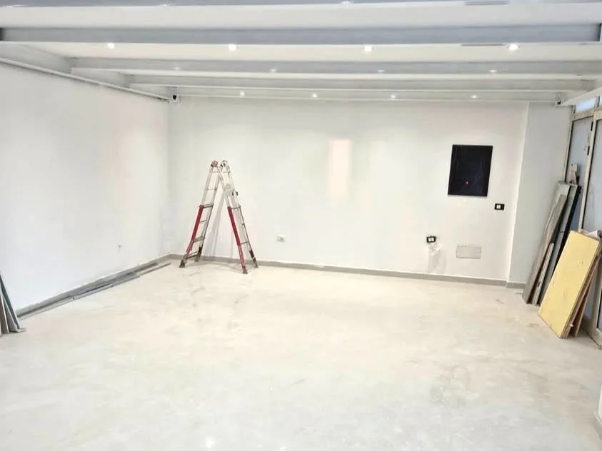 Tirane, jepet me qera ambjent biznesi , 260 m² 2.200 € 