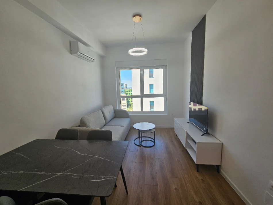 Tirane, jepet me qera apartament 1+1+Ballkon Kati 3, 60 m² 400 € (Kompleksi Kadiu)