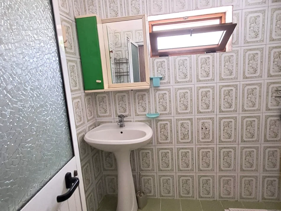 Tirane, jepet me qera shtepi 2+1 Kati 1, 70 m² 300 € 