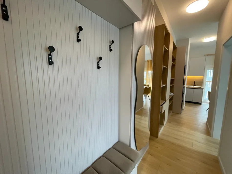 Tirane, jepet me qera apartament 1+1+Ballkon Kati 6, 59 m² 450 € (Kompleksi Kadiu)