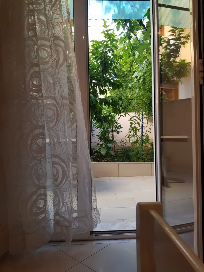 Tirane, jepet me qera apartament 1+1+Ballkon Kati 1, 60 m² 400 € (Selitë, Universiteti Barleti)