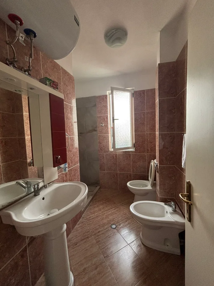 Tirane, jepet me qera apartament 1+1+Ballkon Kati 7, 60 m² 600 € (Myslym Shyri)