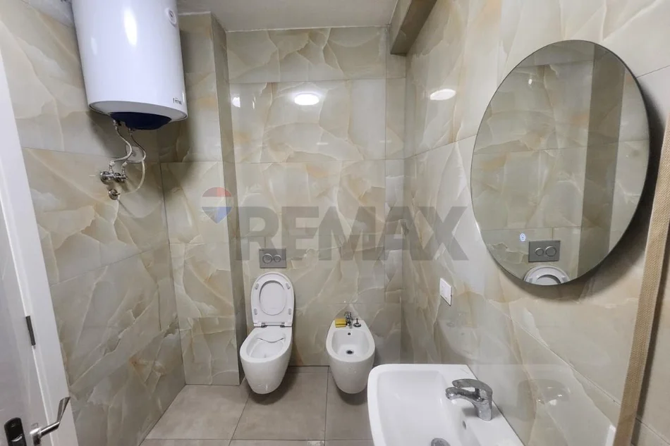 Tirane, jepet me qera apartament 2+1 Kati 3, 87 m² 674 € (Rruga Dine Hoxha Bulevardi i Ri, Tiranë)