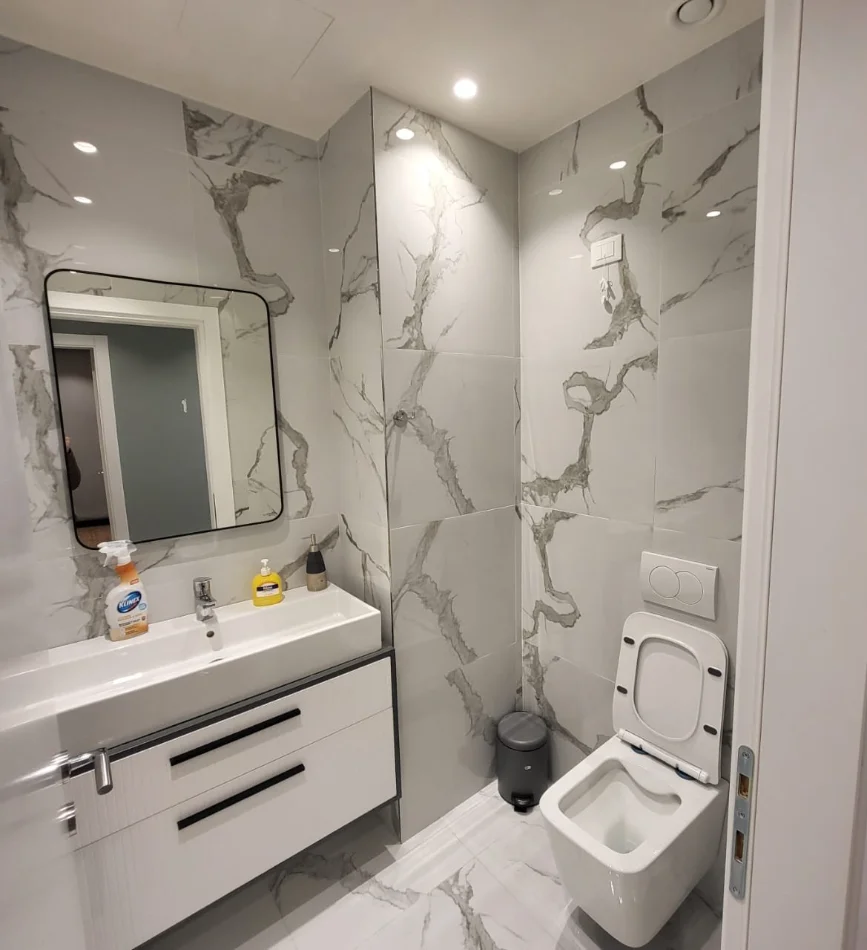 Tirane, jepet me qera zyre , 100 m² 1.400 € 