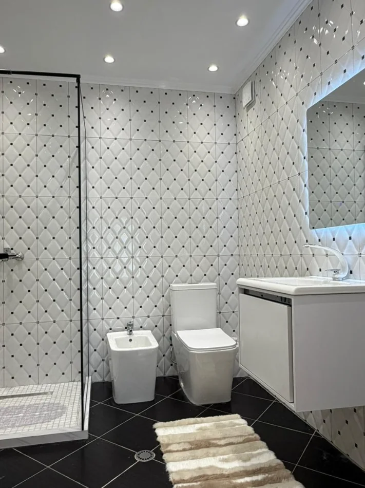 Tirane, shitet apartament 2+1 , 109 m² 165.000 € 