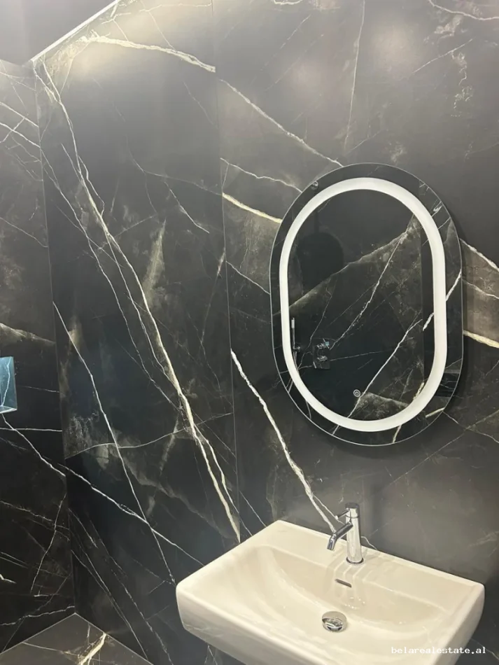 Tirane, jepet me qera zyre Kati 4, 116 m² 1.700 € (Altana Rezidence)