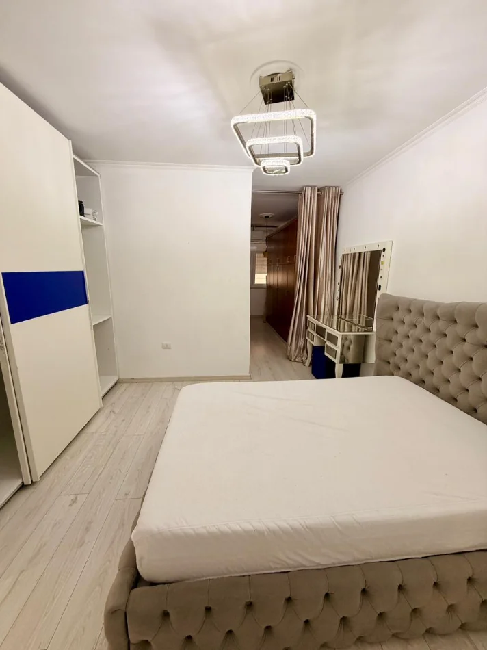 Tirane, shitet apartament 3+1 , 120 m² 320.000 € 