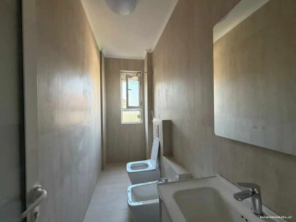 Tirane, shitet apartament 1+1 Kati 3, 47 m² 108.000 € (Dritan Hoxha)