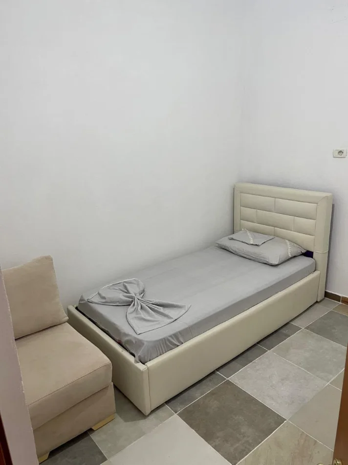 Tirane, jepet me qera apartament 2+1 Kati 1, 70 m² 400 € (5 Maji)