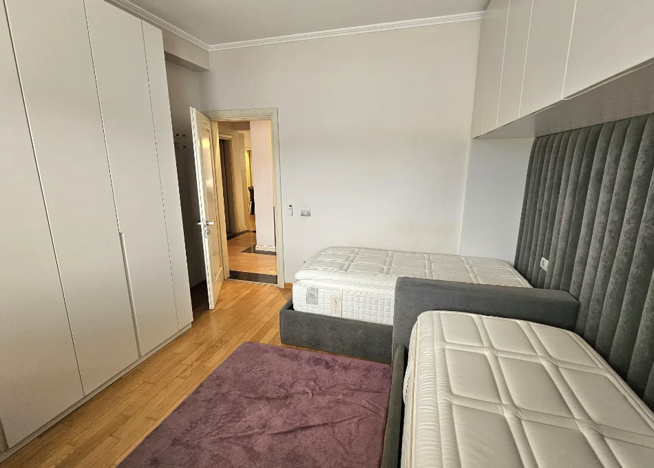 Tirane, shitet apartament 2+1 , 151 m² 410.000 € 