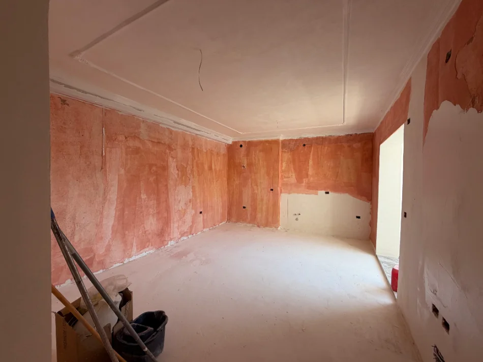 Tirane, shitet apartament 1+1+Ballkon Kati 5, 74 m² 135.000 € (Vasil Shanto)