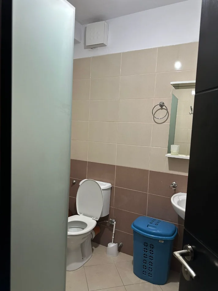 Tirane, jepet me qera apartament 1+1+Ballkon Kati 5, 68 m² 400 € (Astir)