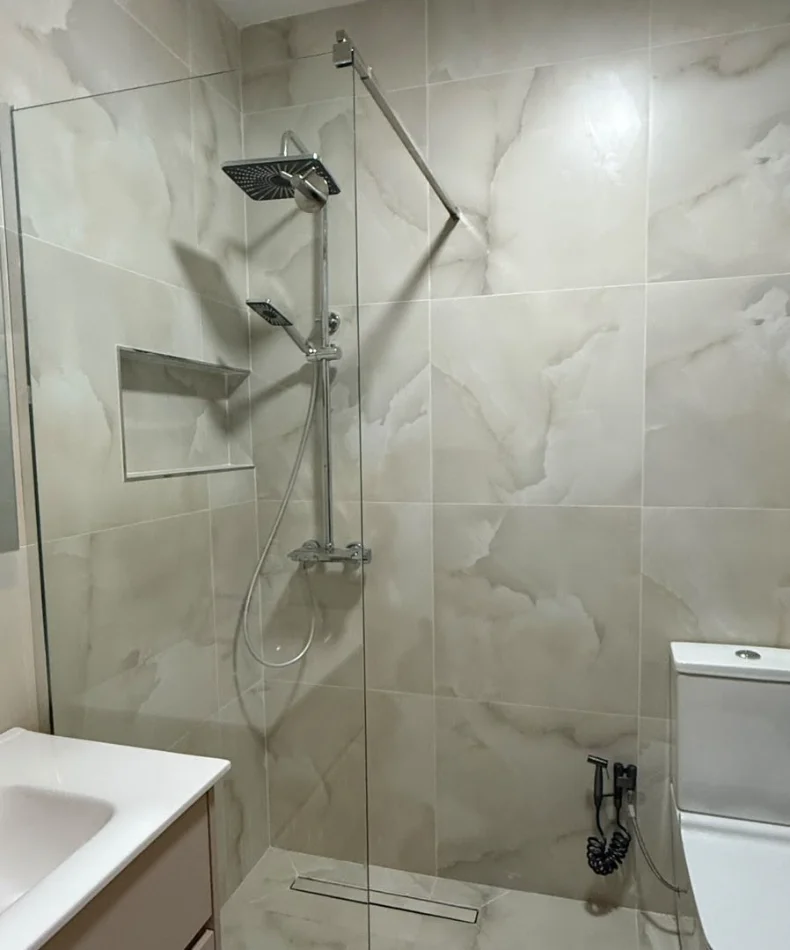 Tirane, jepet me qera apartament 2+1 Kati 3, 120 m² 760 € 