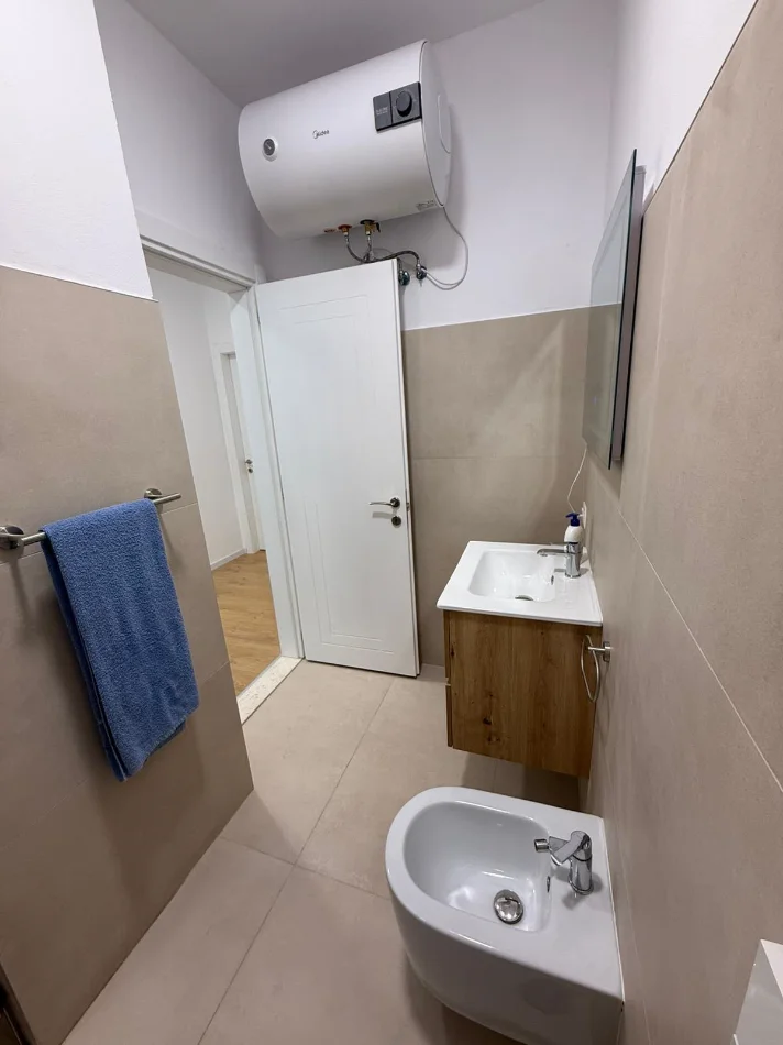 Tirane, jepet me qera apartament 2+1+Ballkon Kati 5, 98 m² 650 € (e zonen e Siri Kodres,Rruga Besa,New Corner Rezidence)