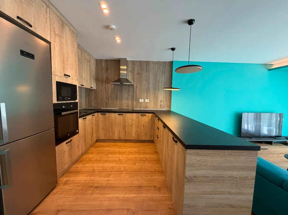 Tirane, jepet me qera Vile Vile 2 Katshe Kati 0, 236 m² 1.600 € (TEG)