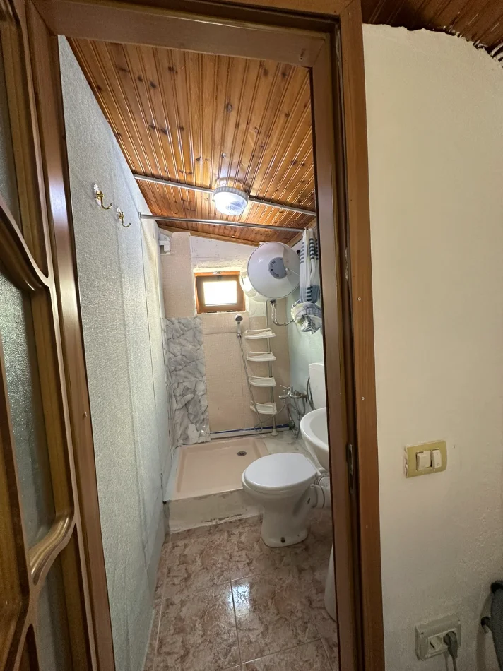 Tirane, jepet me qera apartament 1+1 Kati 3, 60 m² 480 € (Komuna e Parisit)