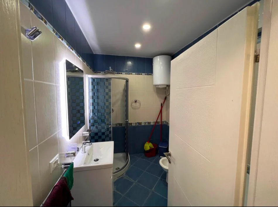 Tirane, jepet me qera apartament 2+1 , 85 m² 600 € (Prane Kodres se Diellit 1)