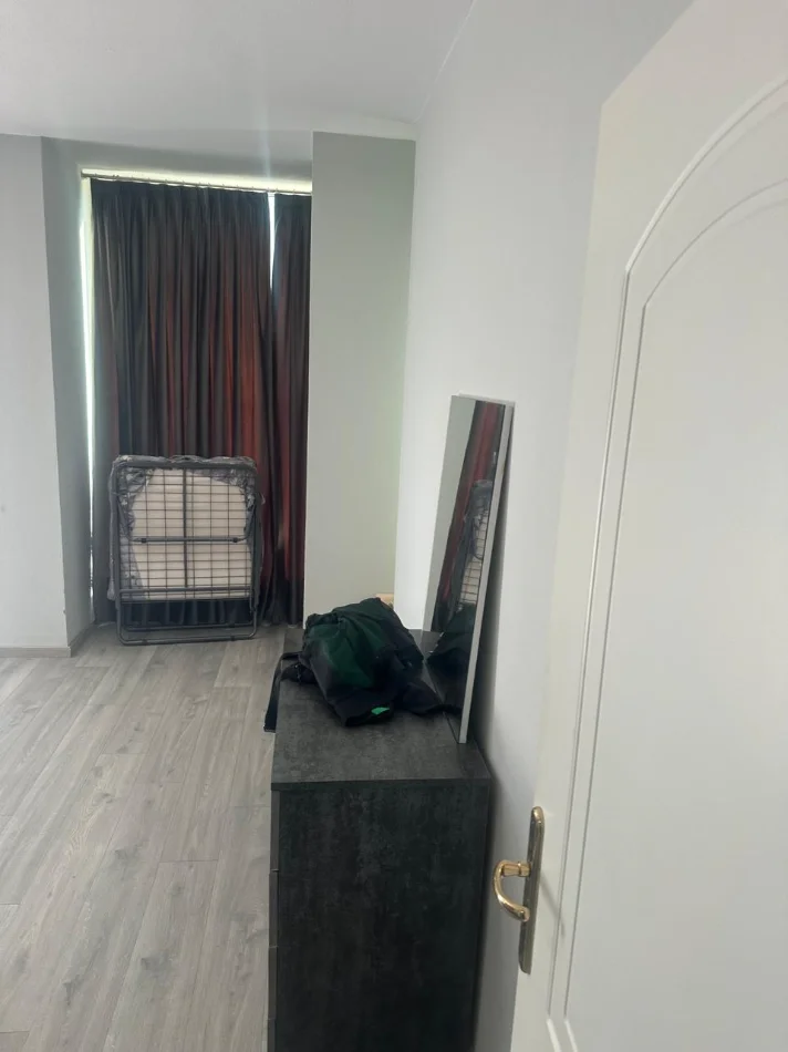 Tirane, jepet me qera apartament 2+1 , 90 m² 650 € 