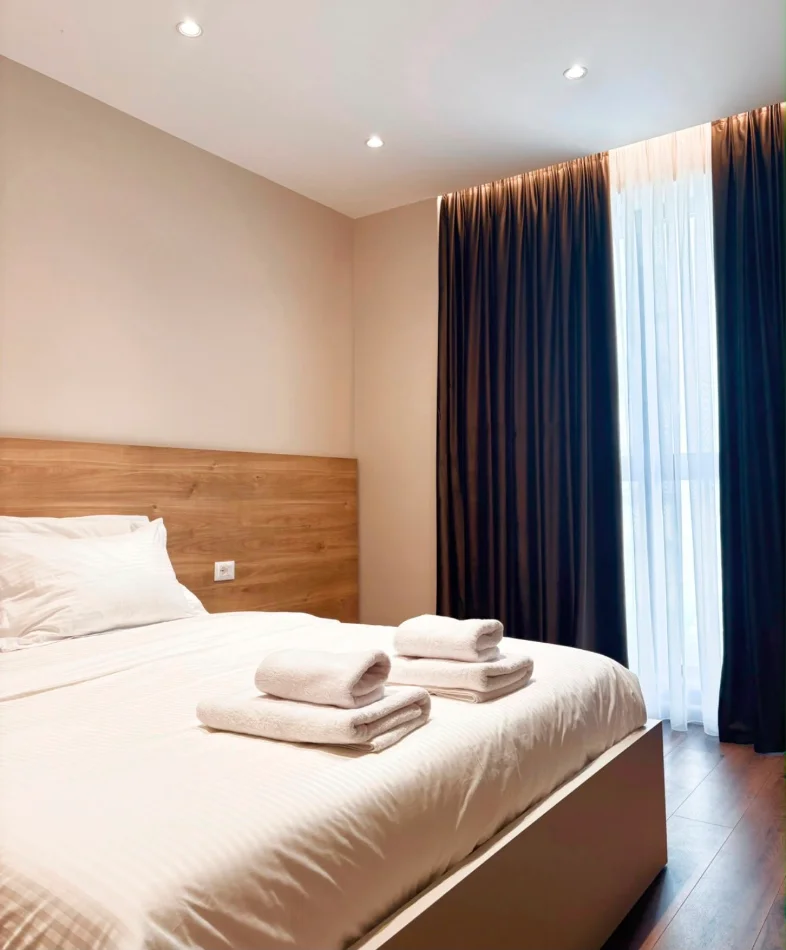 Tirane, jepet me qera apartament 1+1 Kati 5, 70 m² 800 € (Komuna e Parisit)