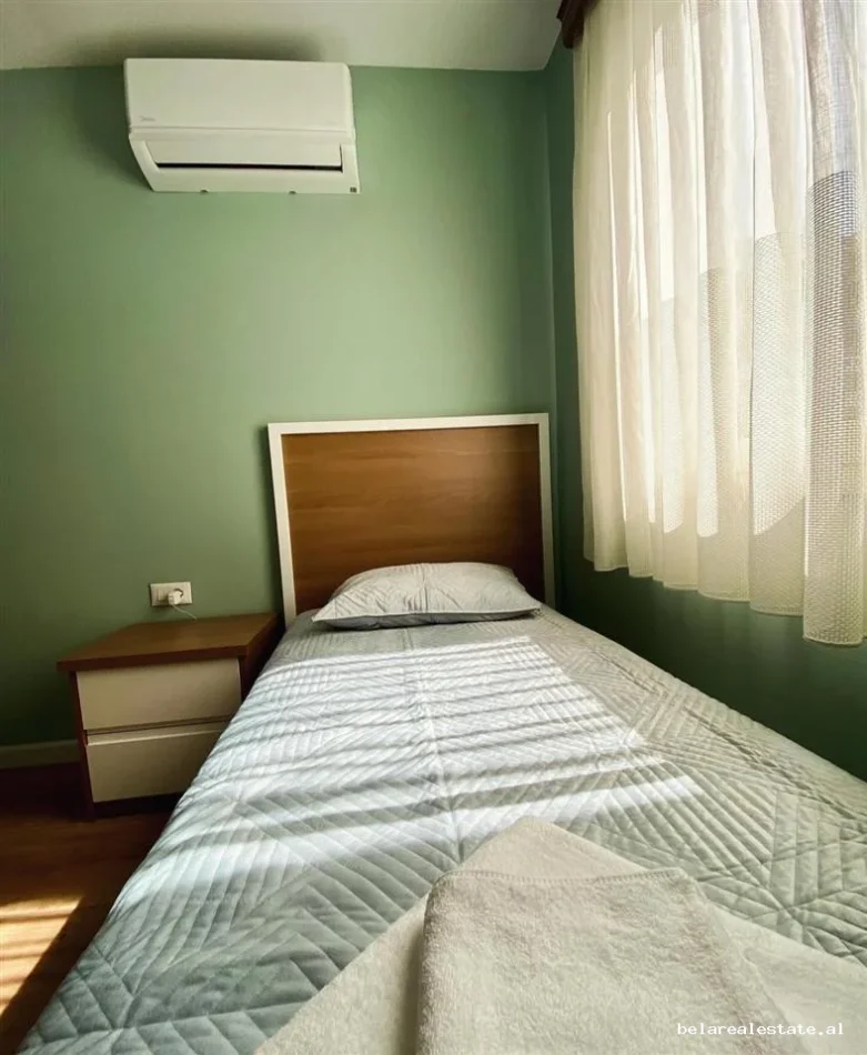 Tirane, jepet me qera apartament 2+1+Ballkon Kati 4, 100 m² 800 € (Rruga e Kavajes)