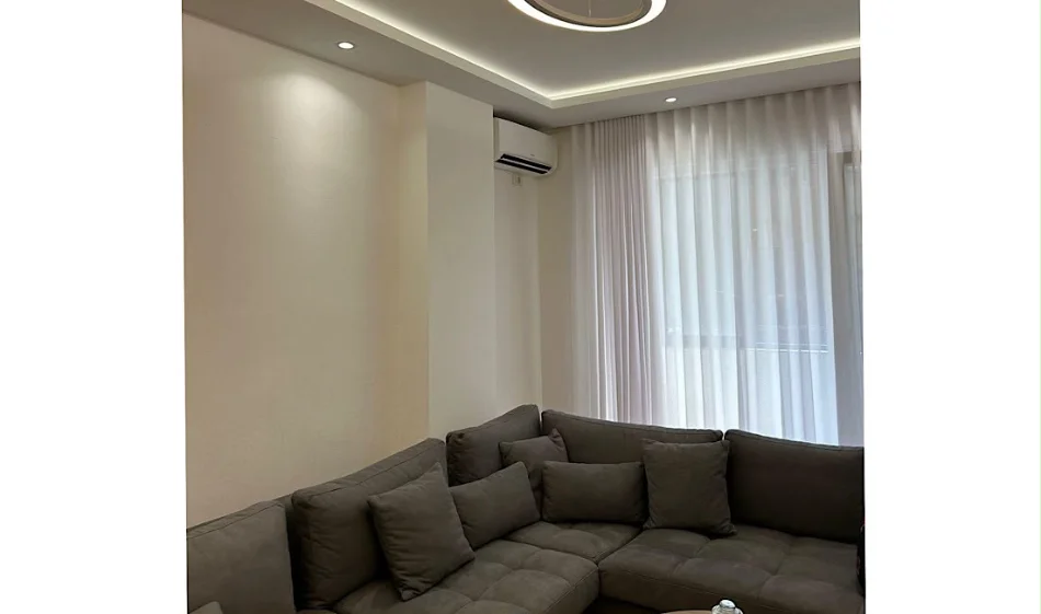 Tirane, jepet me qera apartament 1+1 Kati 1, 70 m² 650 € 