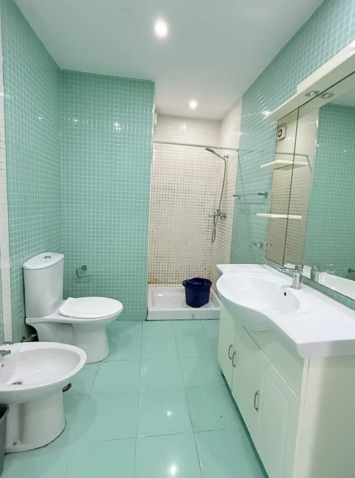 Tirane, jepet me qera apartament 1+1 Kati 7, 70 m² 550 € 