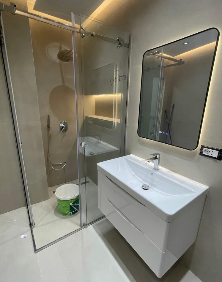Tirane, jepet me qera zyre , 67 m² 1.000 € 