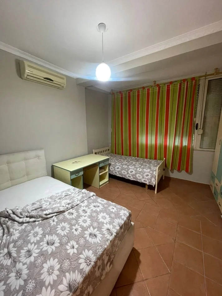 Tirane, jepet me qera Vile 2+1+Ballkon Kati 2, 100 m² 600 € (irfan tomini)