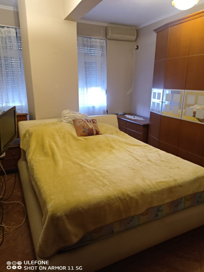 Tirane, jepet me qera apartament 2+1+Aneks+Ballkon Kati 4, 90 m² 750 € (Rr. Sulejman Pasha te Piazza)