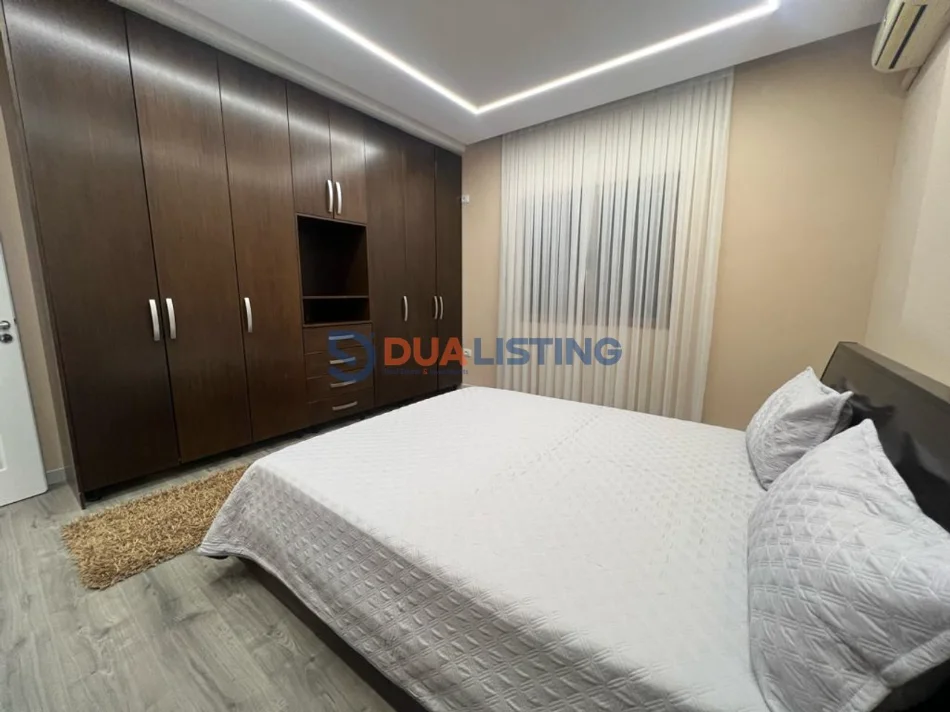 Tirane, jepet me qera apartament 3+1 , 145 m² 900 € (Don Bosko)