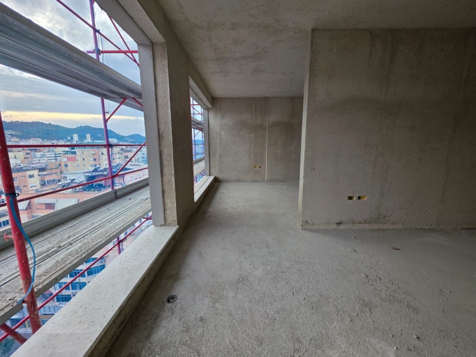 SHITET: Apartament 1+1 & 1 Ballkon (📍Komuna e Parisit - White Tower ) 202,000€ 🔥 | 80m² | Ndertimi V.2025-2026