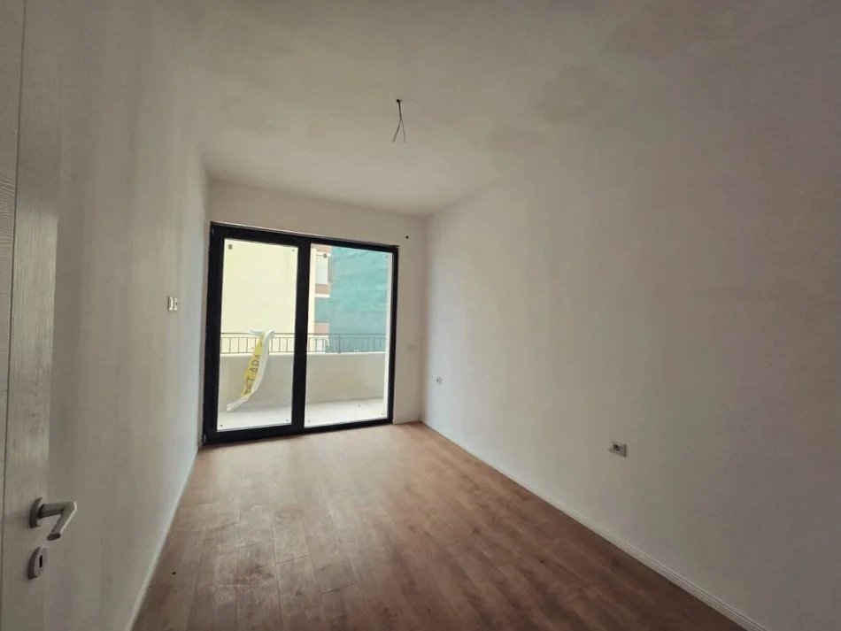 Tirane, shitet apartament 1+1 , 78 m² 175.000 € (Liqeni i Thate)